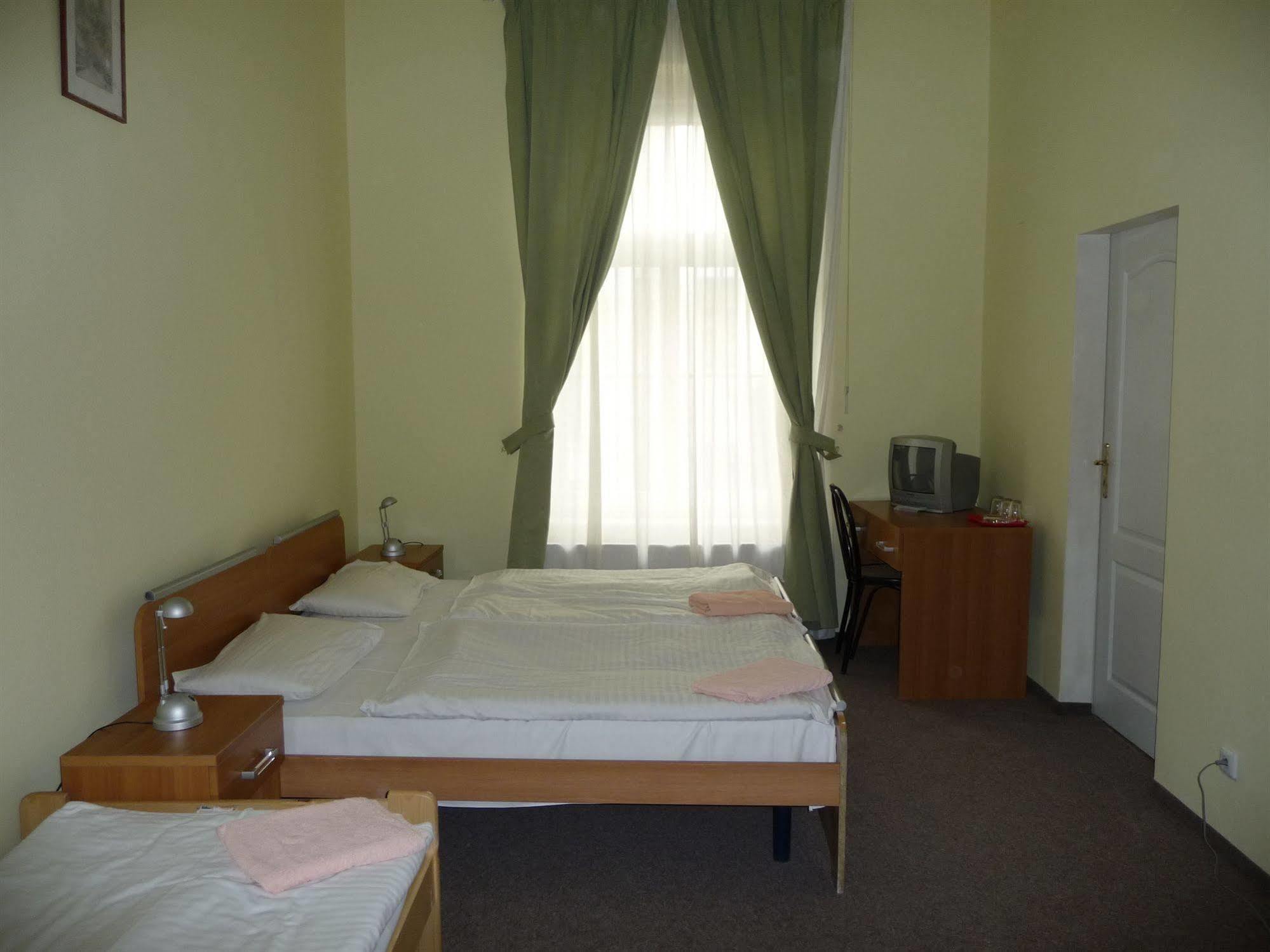 Pension City Center Прага Экстерьер фото