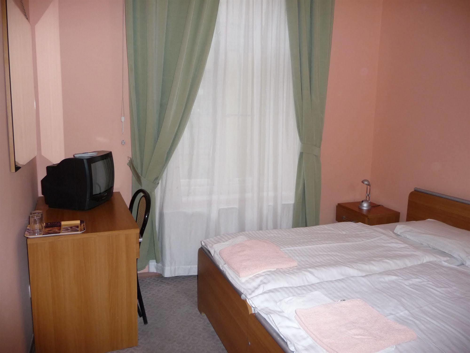 Pension City Center Прага Экстерьер фото