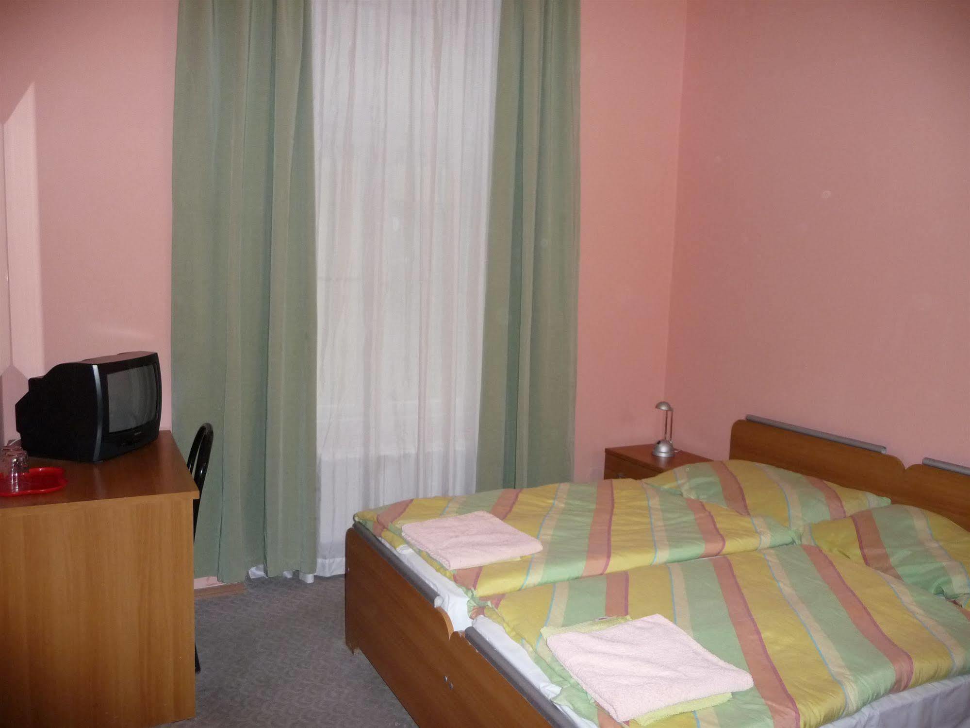 Pension City Center Прага Экстерьер фото